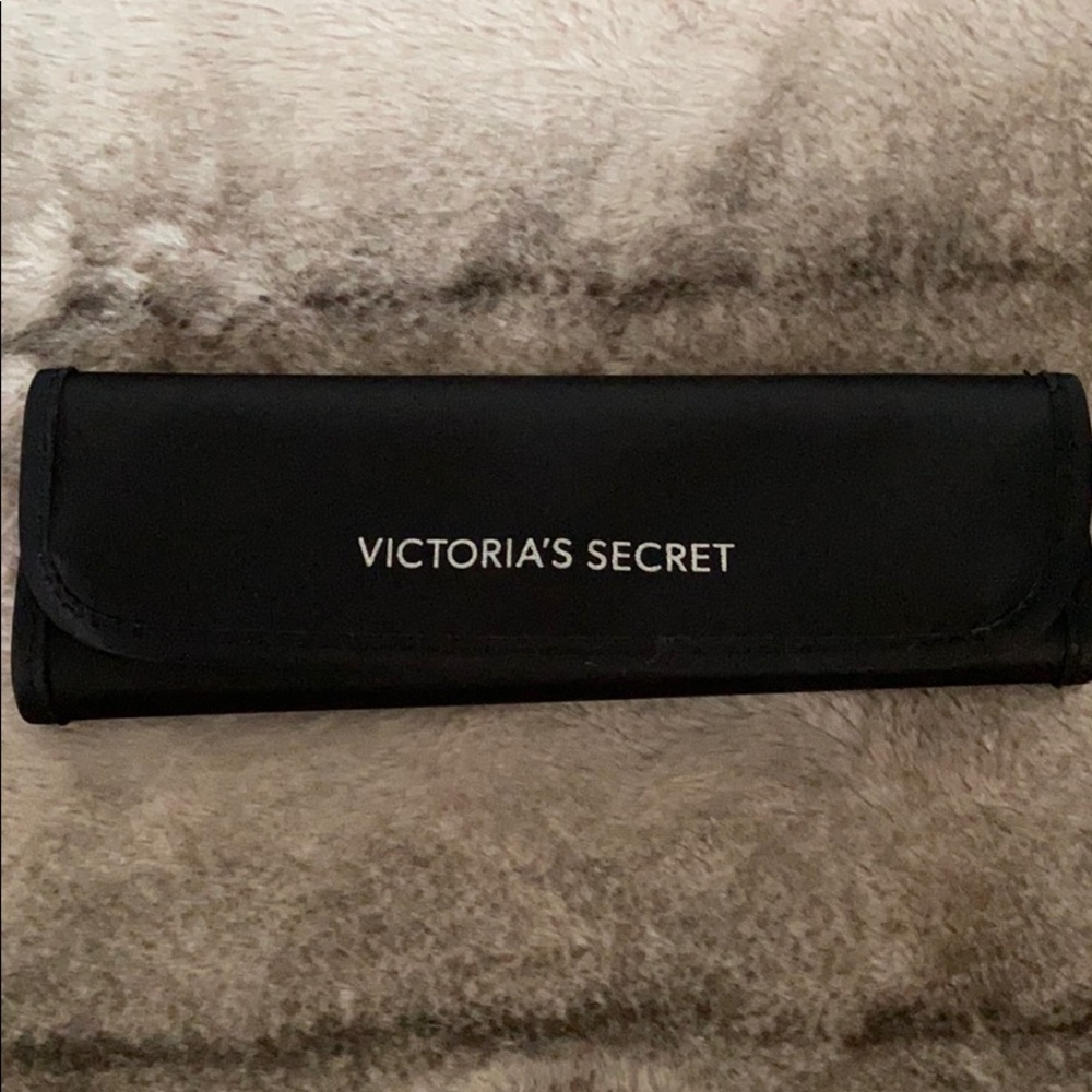 Victoria Secret Set of 3 Makeup Brushes